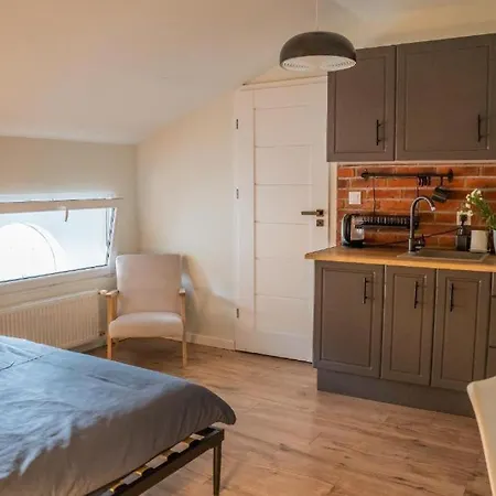 Moon Apartment *